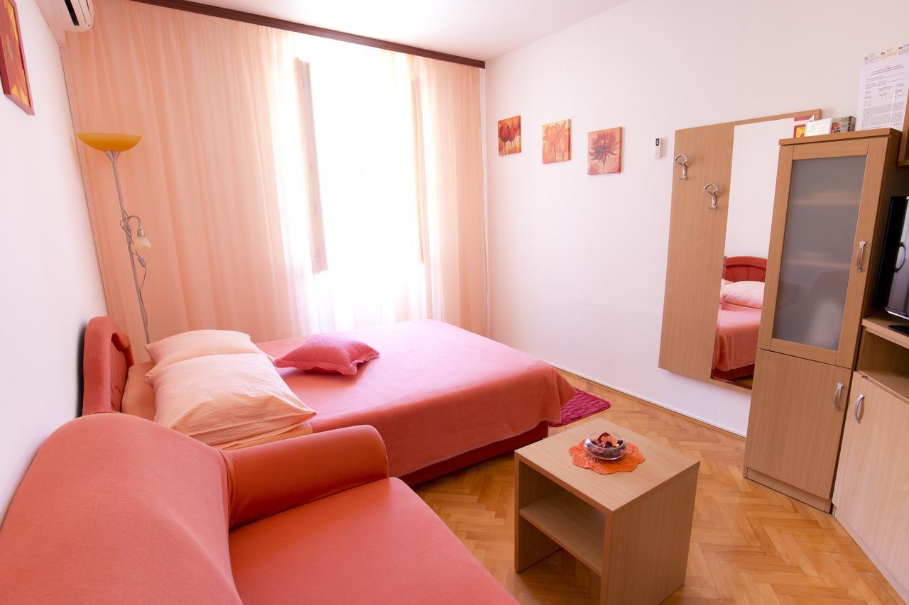Apartment And Room Daria Vis Island Exterior foto