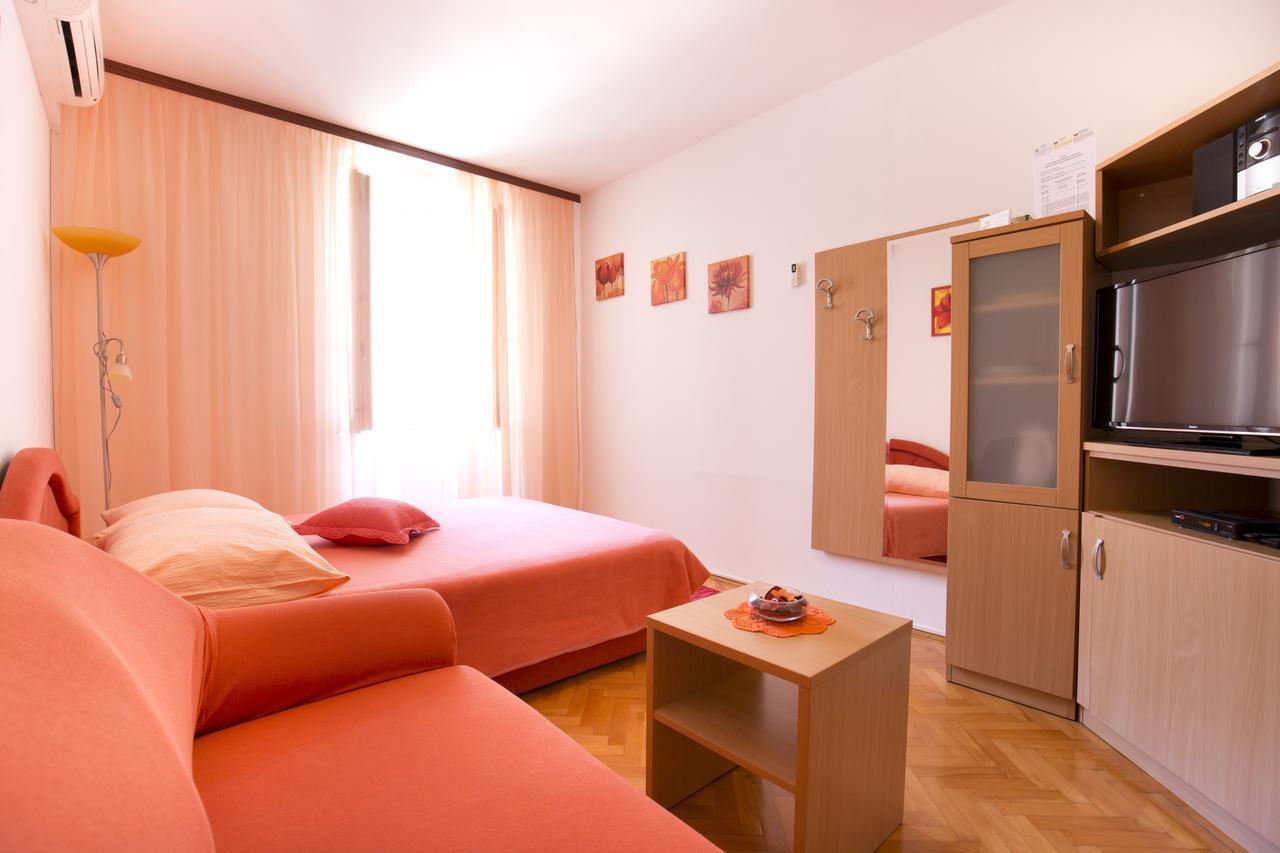 Apartment And Room Daria Vis Island Exterior foto